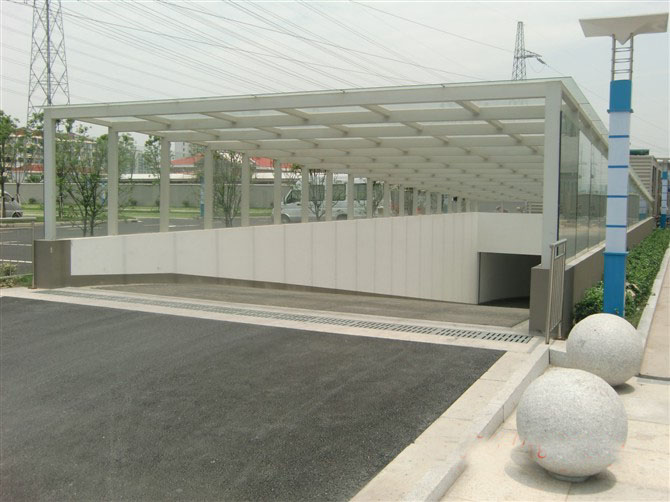 地下車(chē)庫(kù)出入口